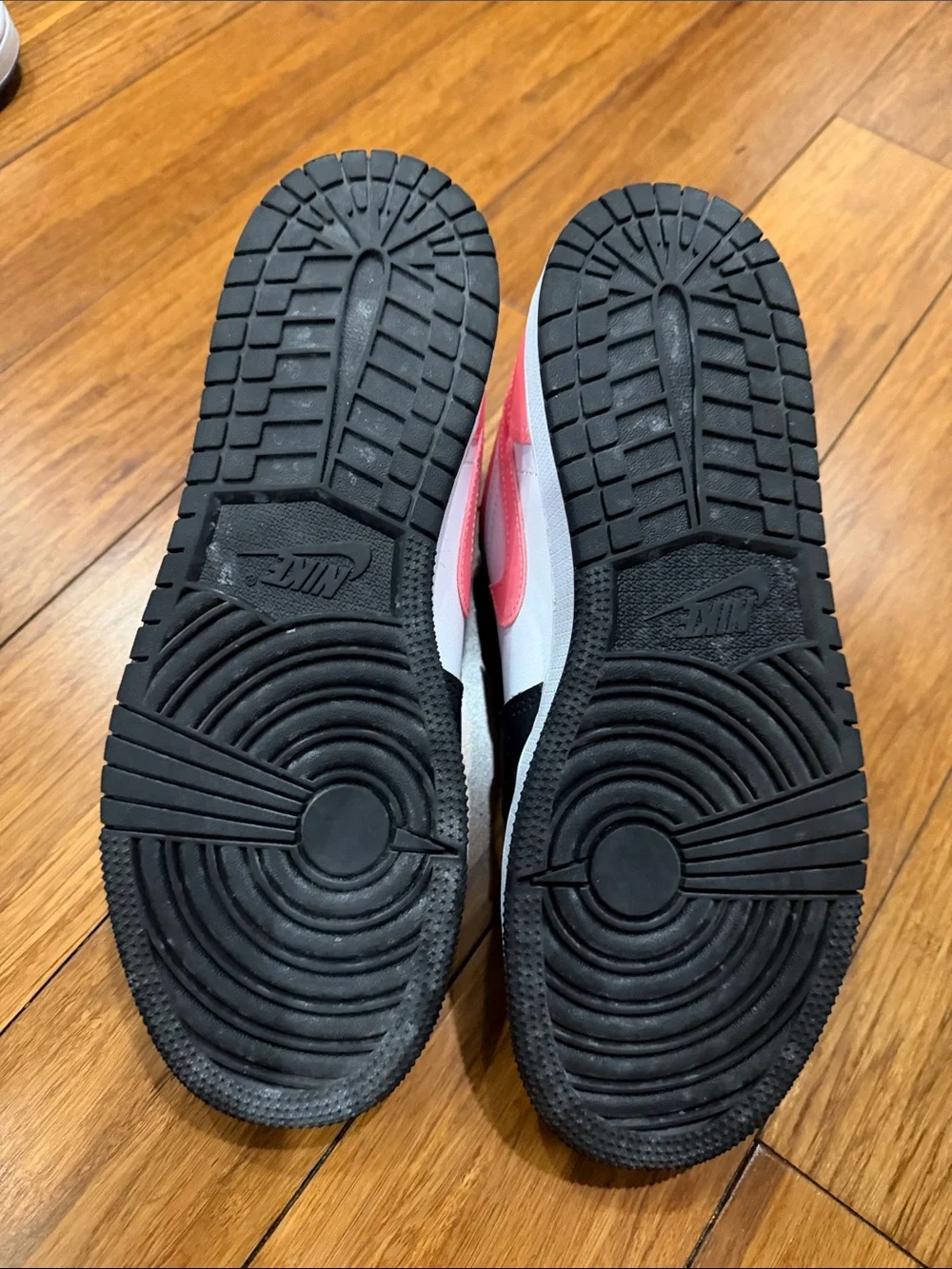 Nike Air Jordan 1 Low Kids 6Y